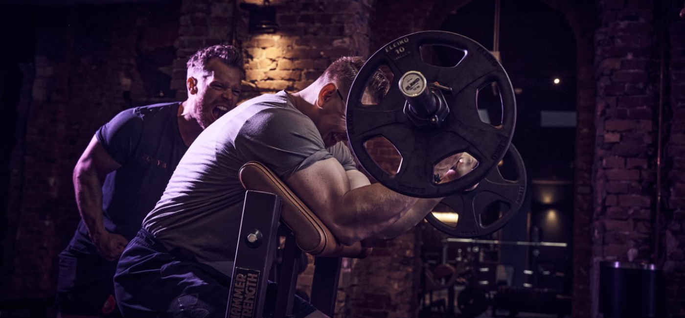 Trainingspartner können sich gegenseitig sichern und motivieren.